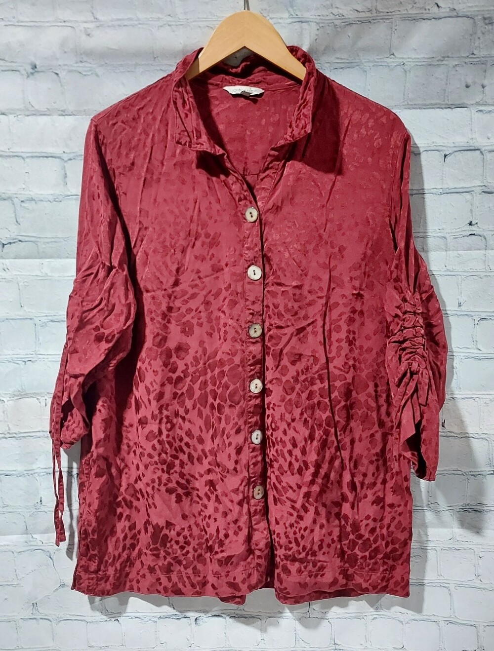 John Mark L Top Blouse Burgundy Ruched Tie 3/4 Sleeves Wire Collar Viscose Blend
